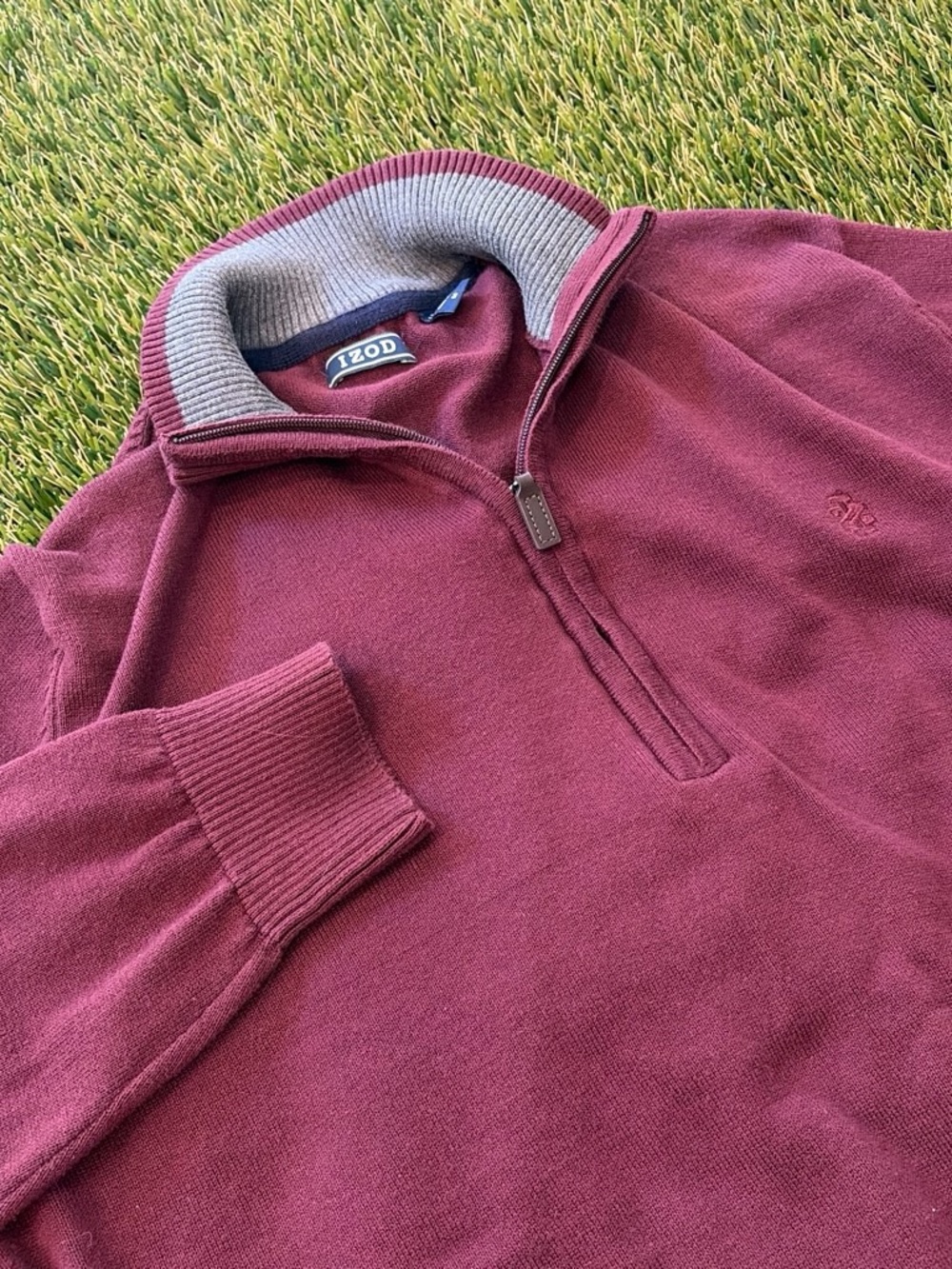 IZOD Quarter Zip Sweater Men's Size Medium Maroon Burgundy Knit Pullover
